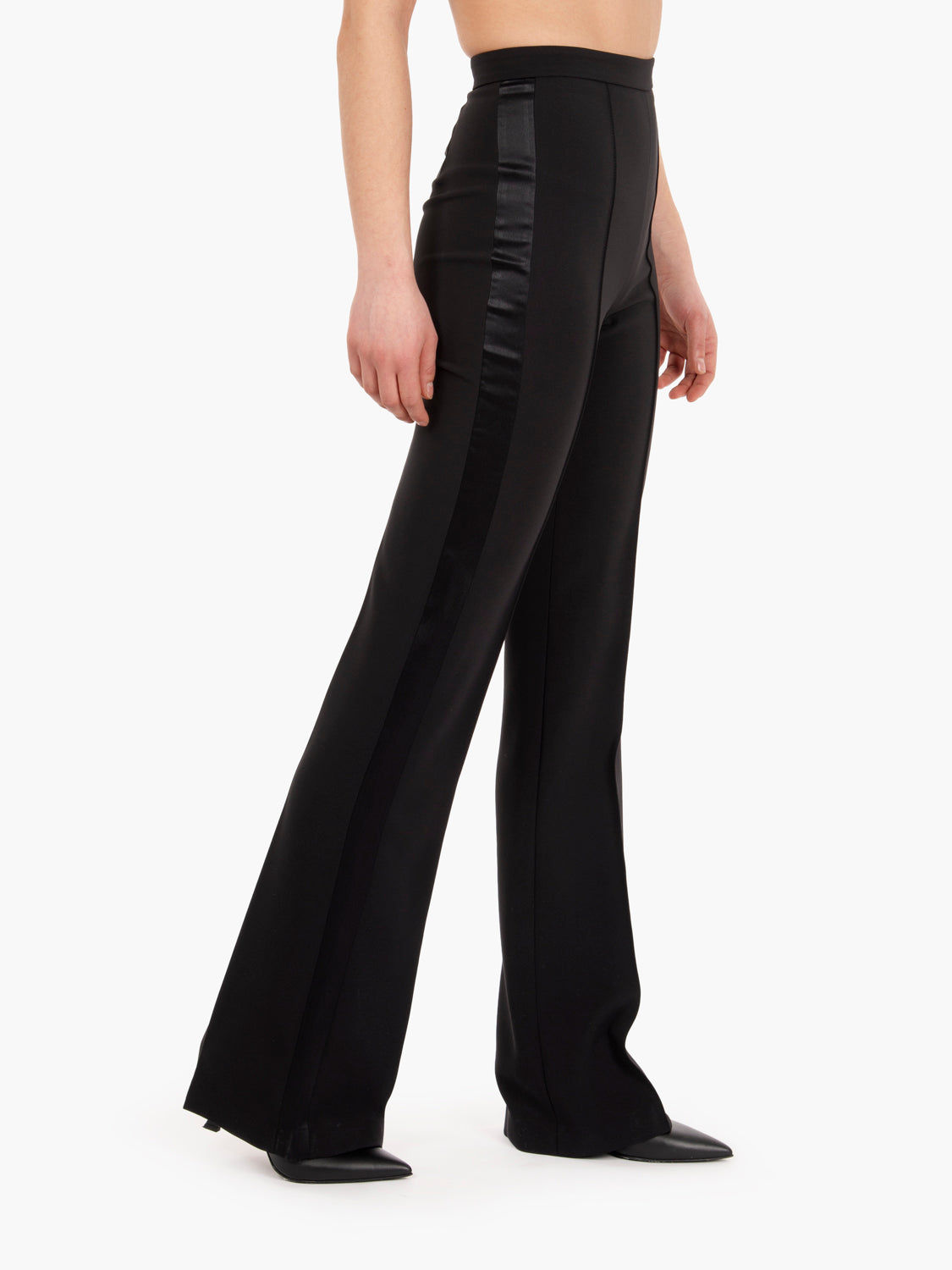 Pantaloni a palazzo in crêpe con bande in raso nero