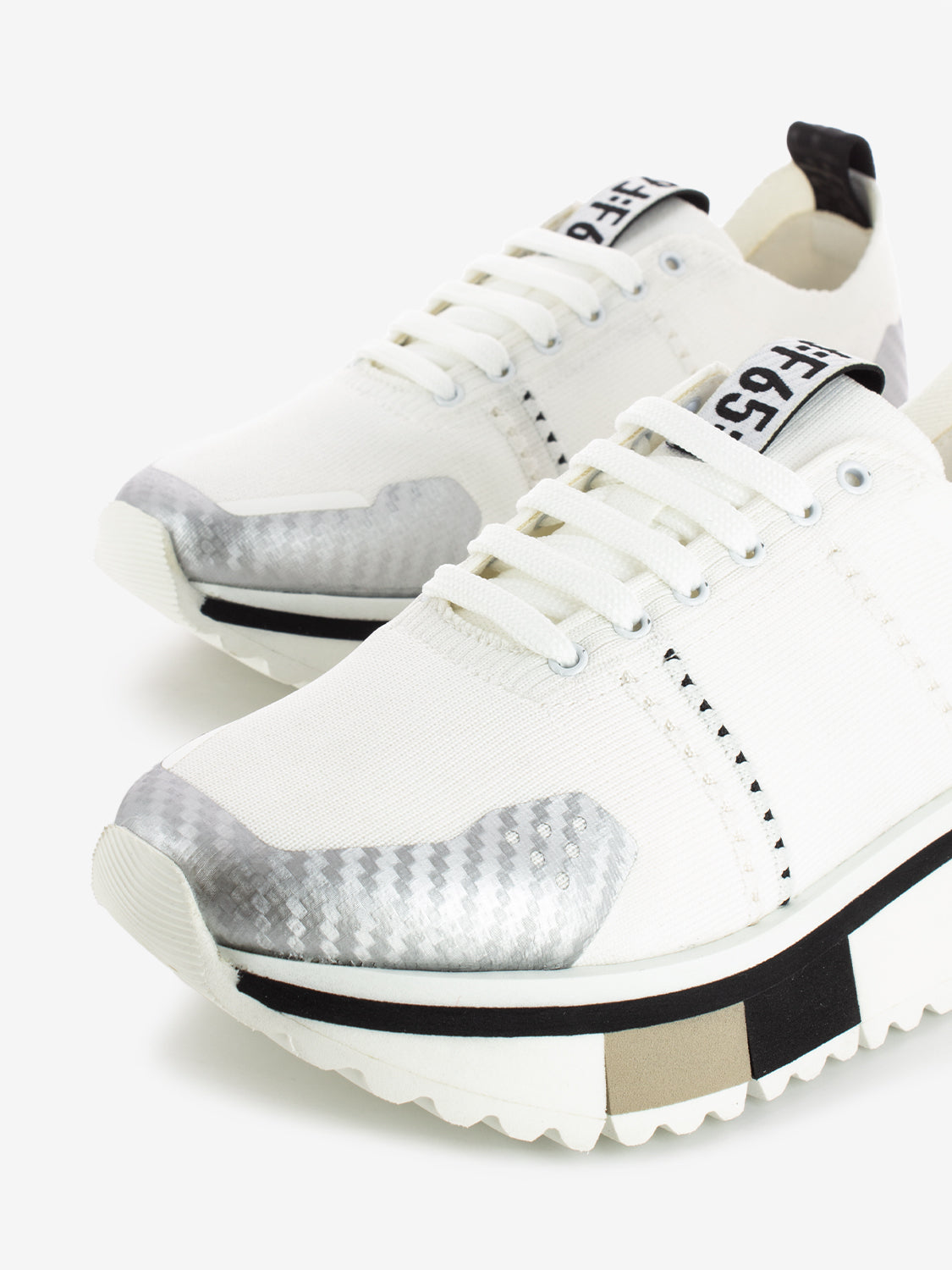 F65 knit white / silver sneakers