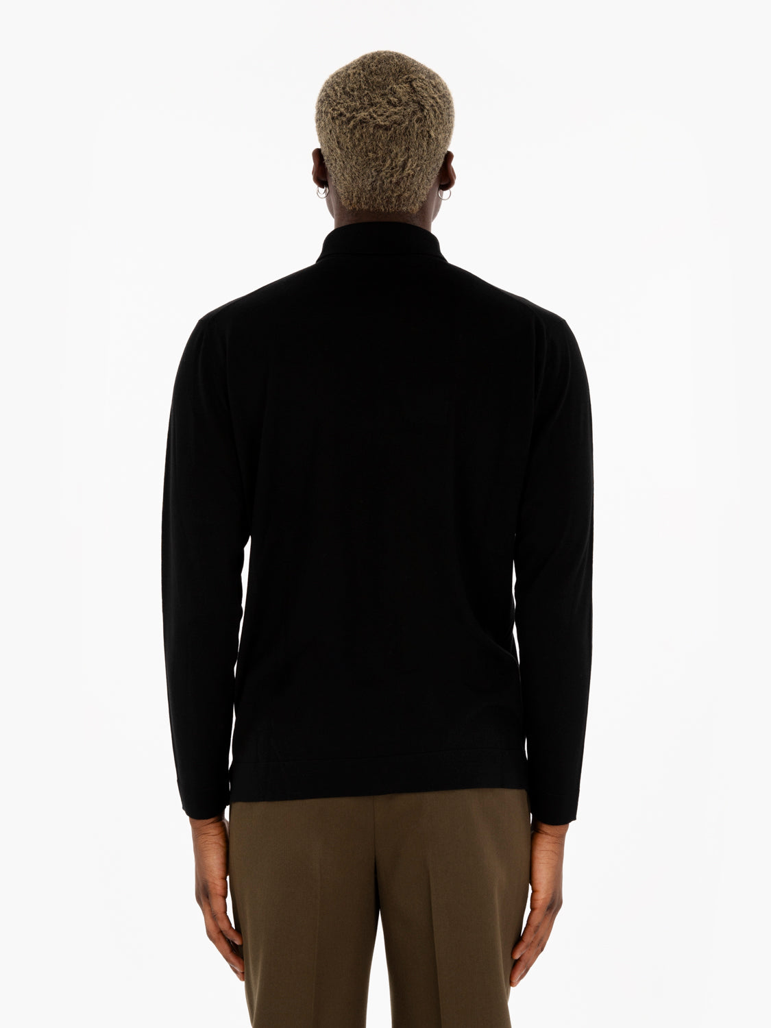 Black knitted shirt