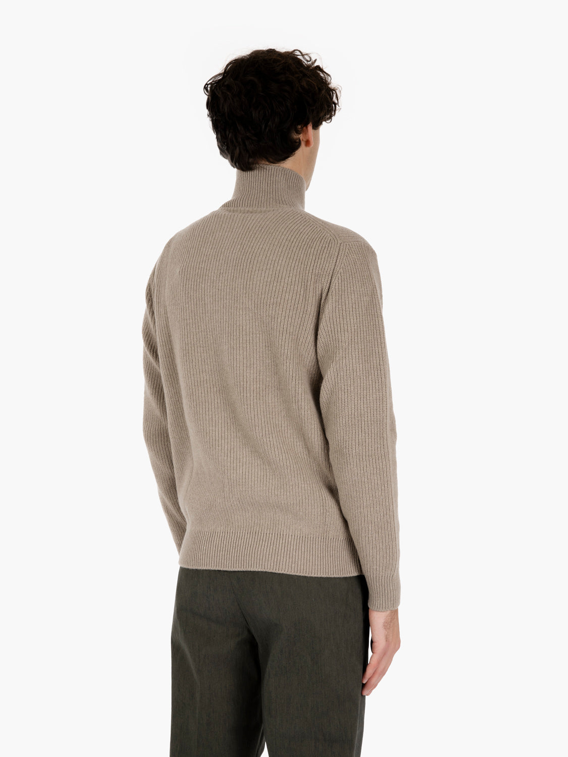 Maglione a lupetto con bottoni argento azteco