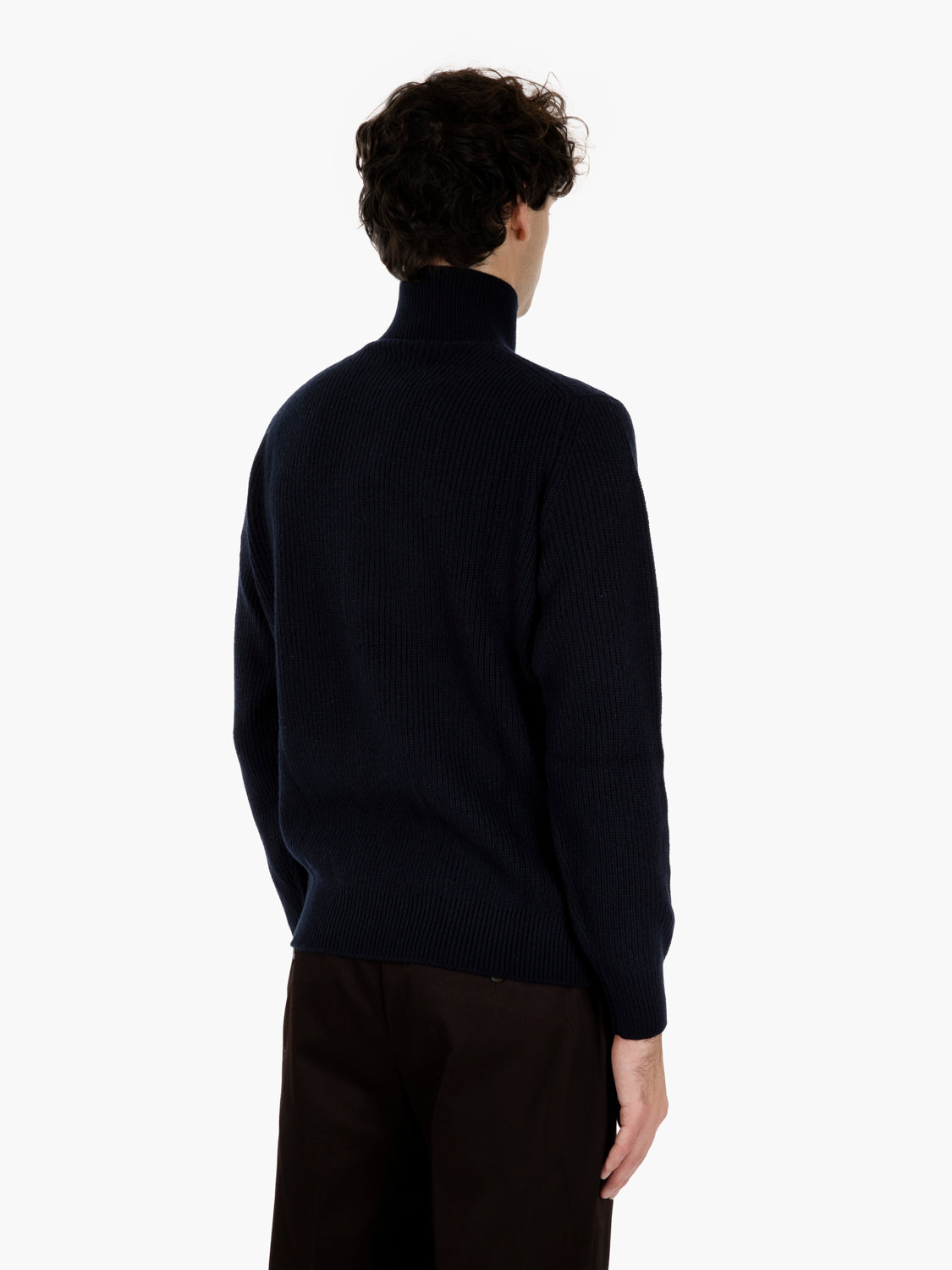 Maglione a lupetto con bottoni oltremare