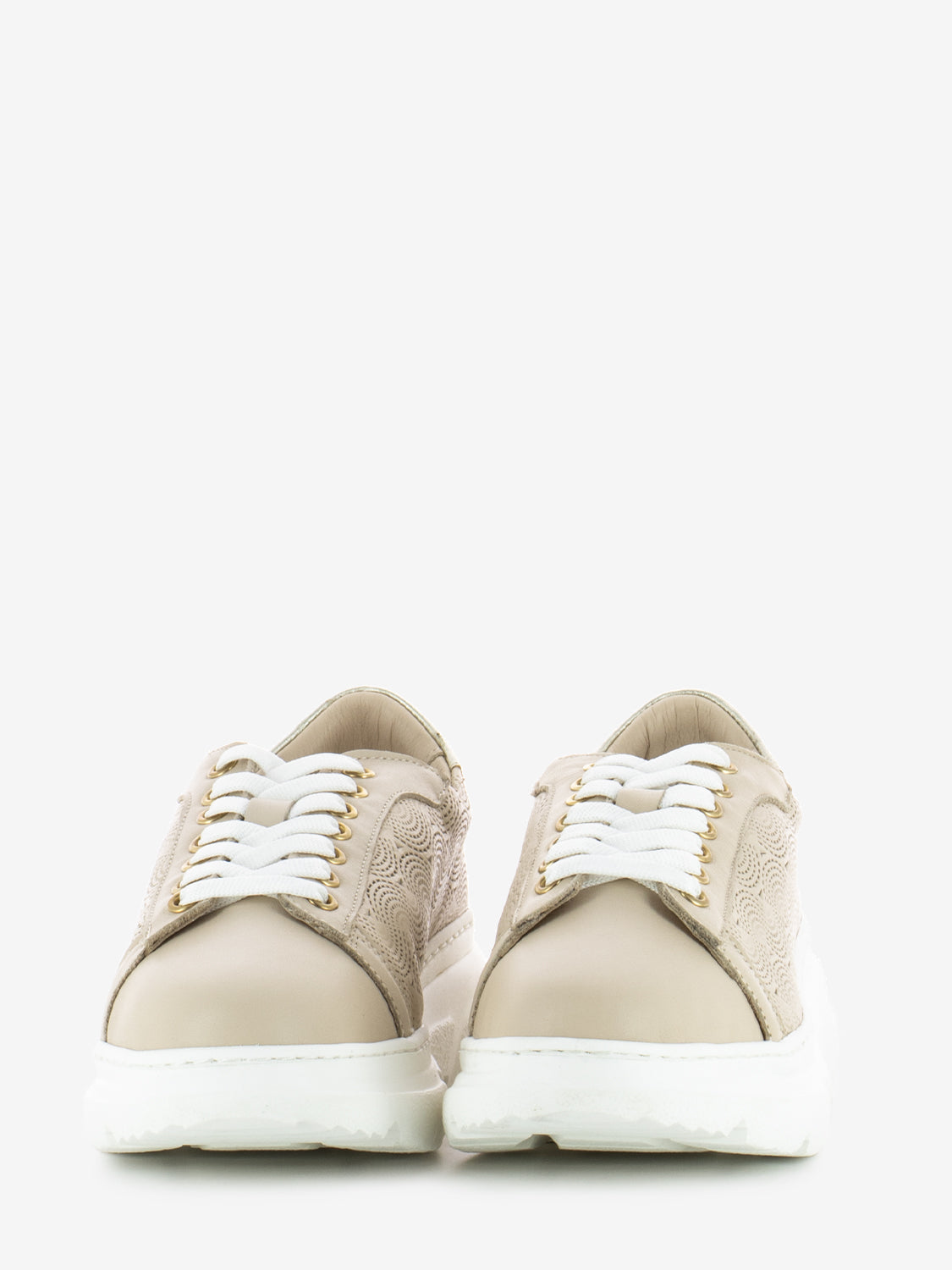 Sneakers traforata in pelle milk