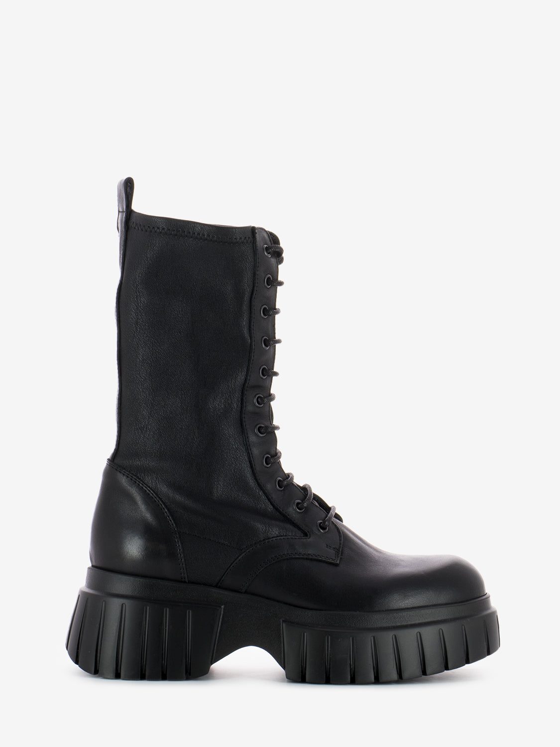 Black Santiago platform amphibian