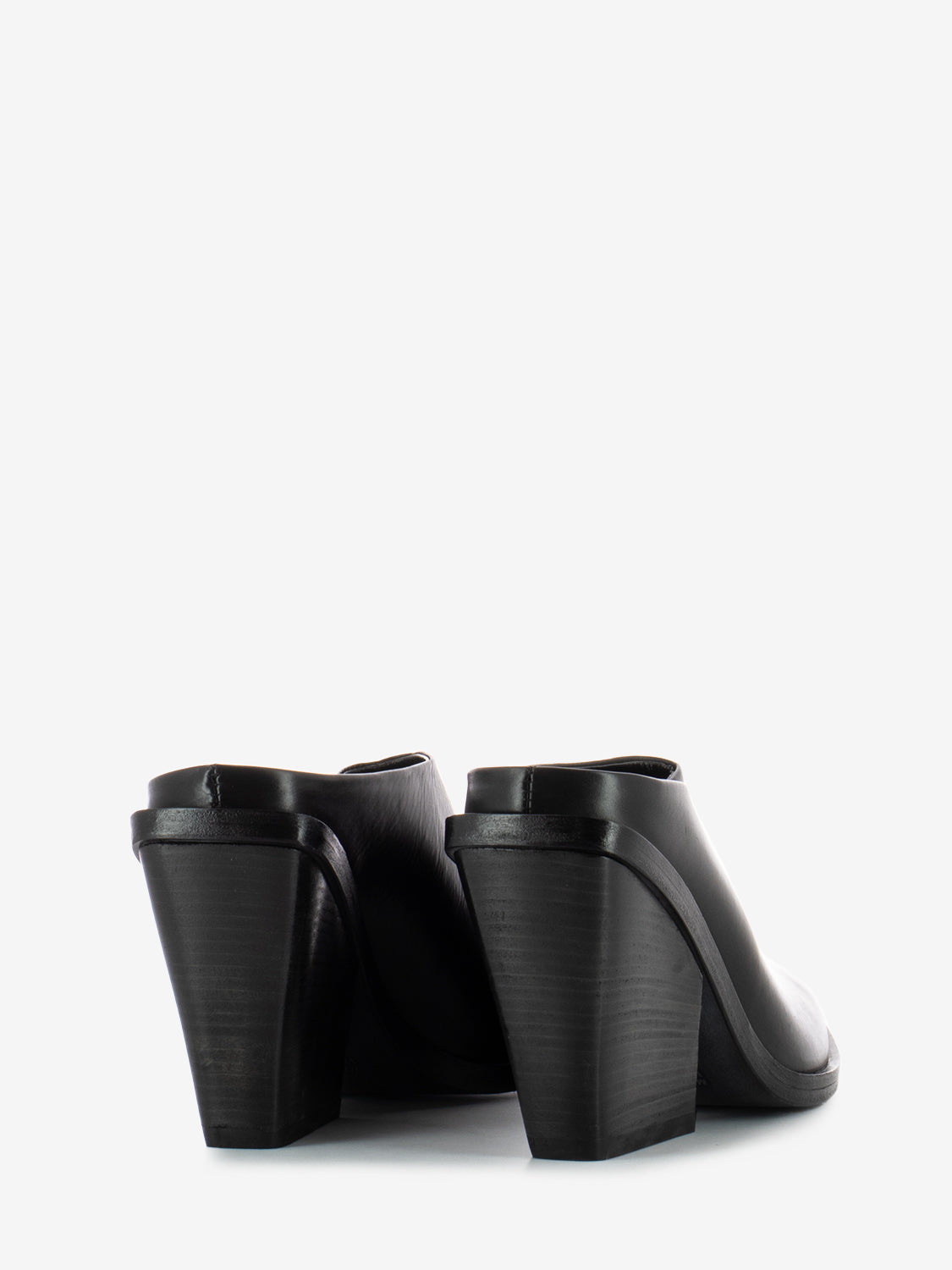 Leather clogs with black heel