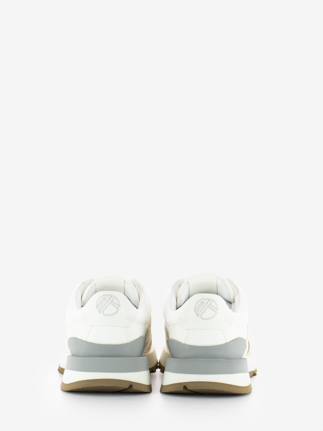Cloe sneaker in milk leather