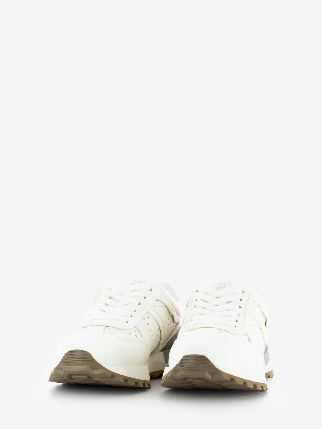 Cloe sneaker in milk leather