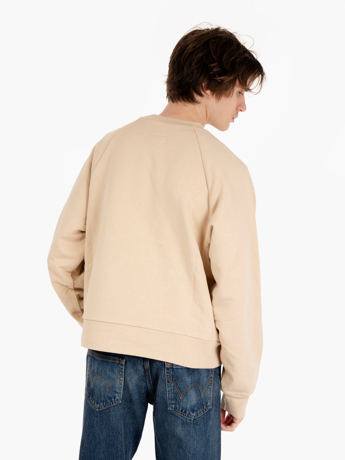 Double layer crewneck double embroidery sabbia