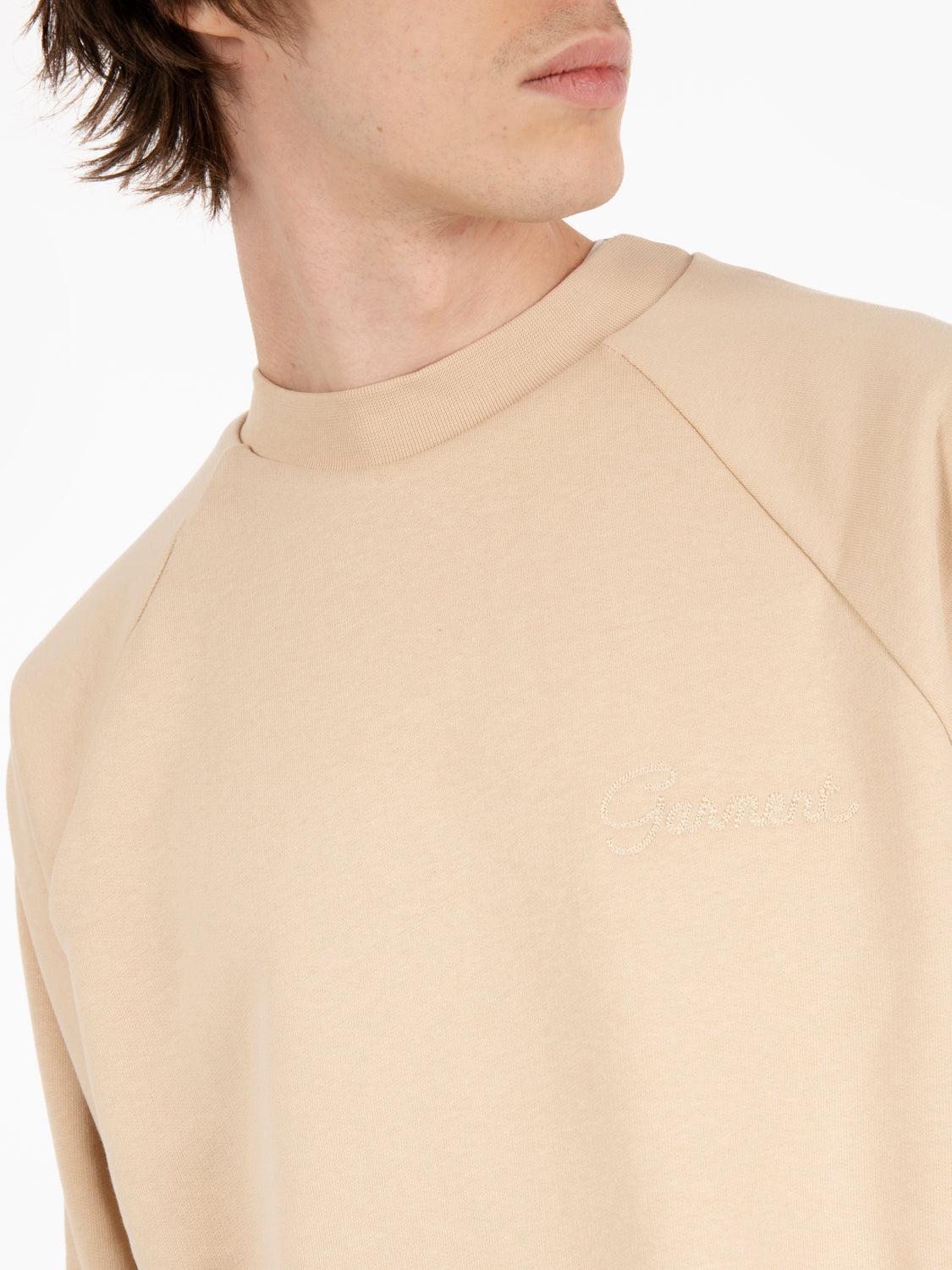 Double layer crewneck double embroidery sabbia