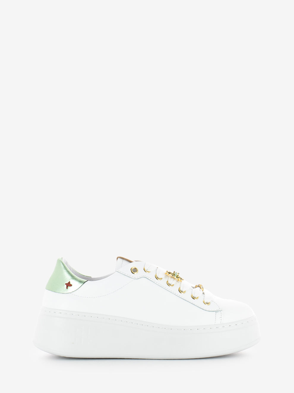 Sneakers with white / green frog brooch