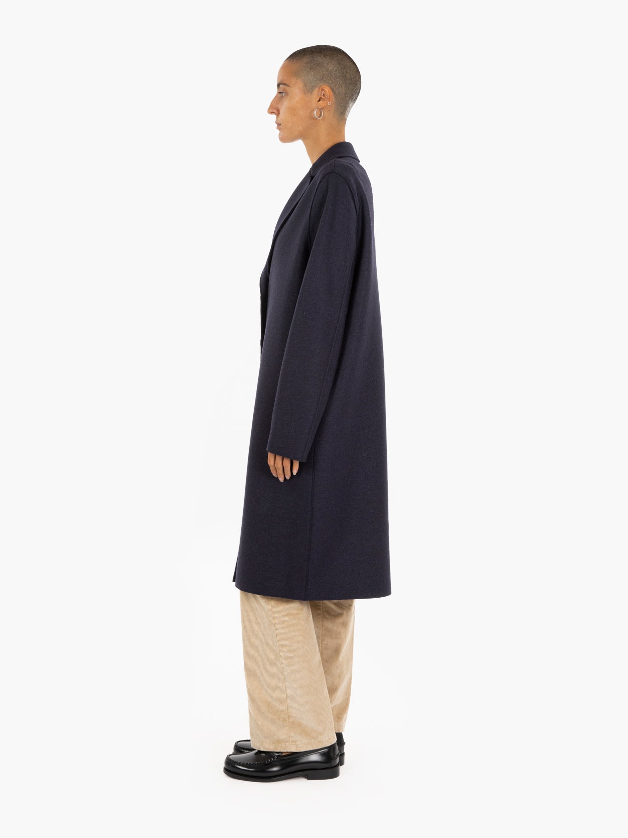 Pressed wool navy egg-shaped coat