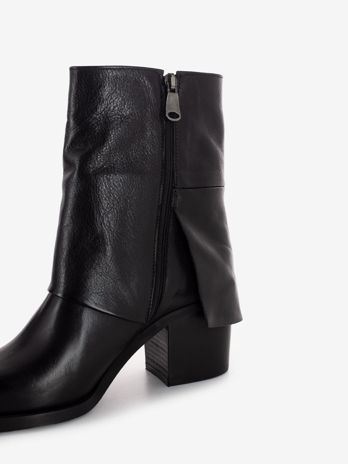 Tronchetto Dalila in pelle nero