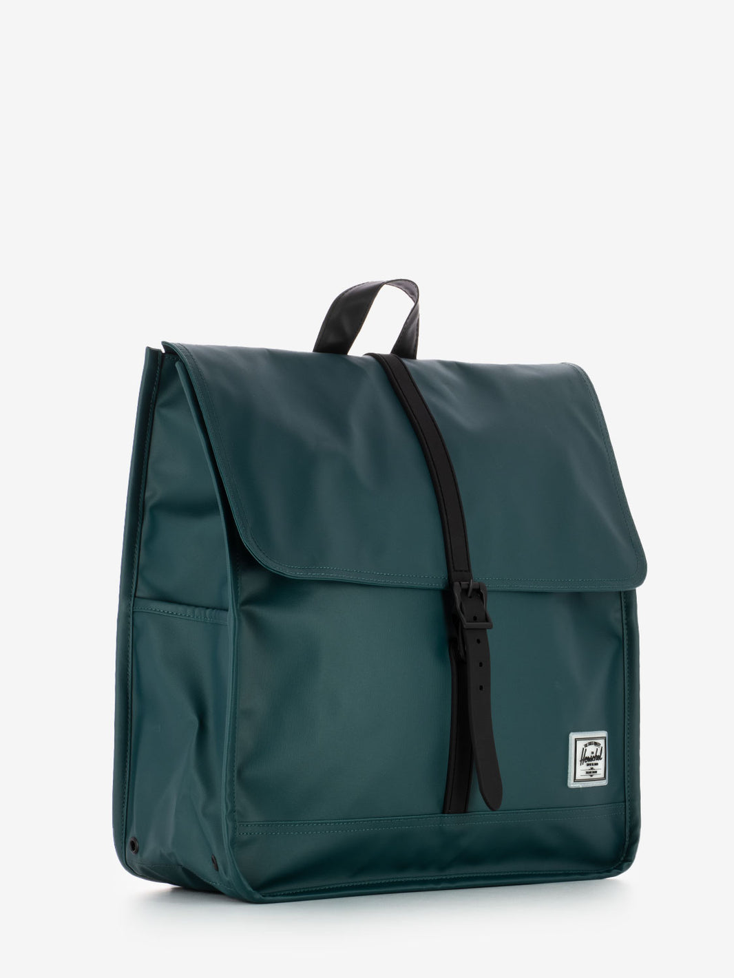 Backpack city dark sea