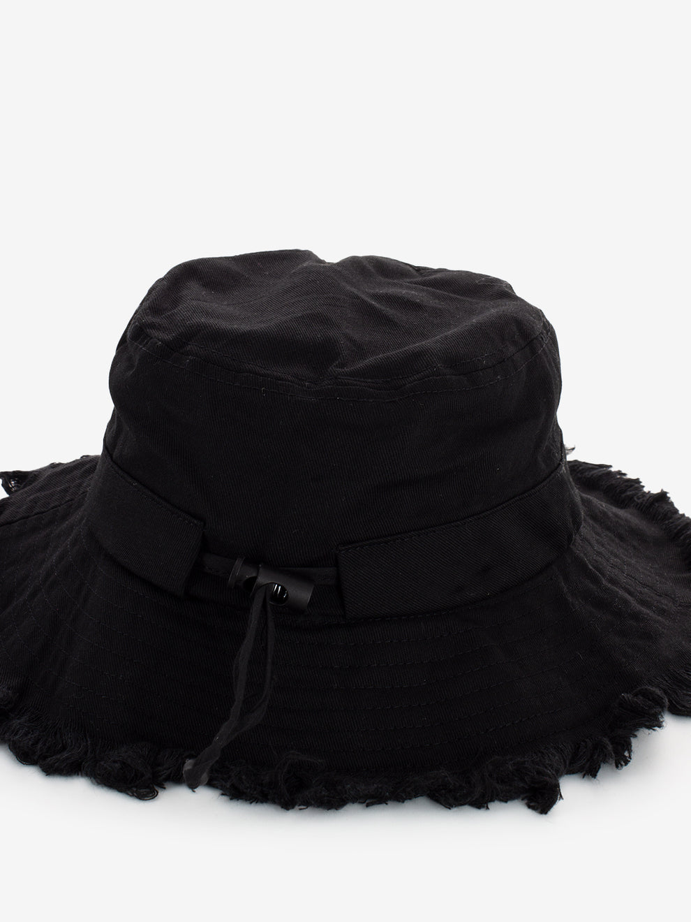 Canvas hat with black embroidery