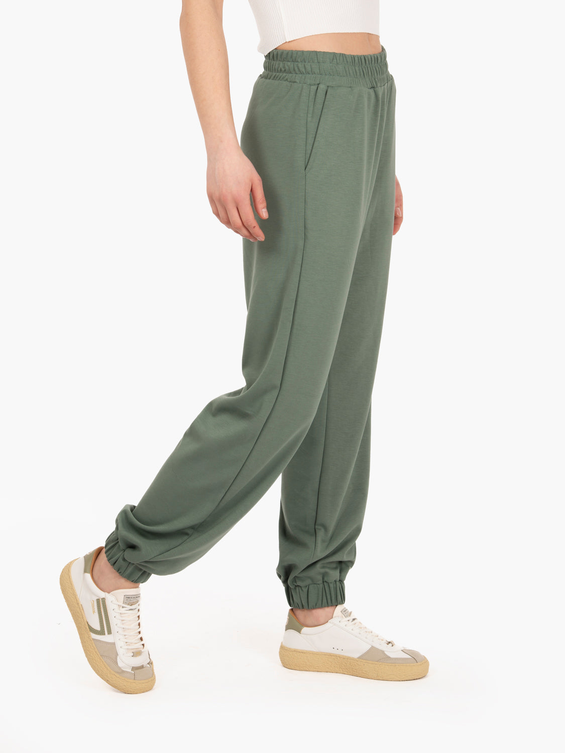 Jogger modal con fondo elastico muschio