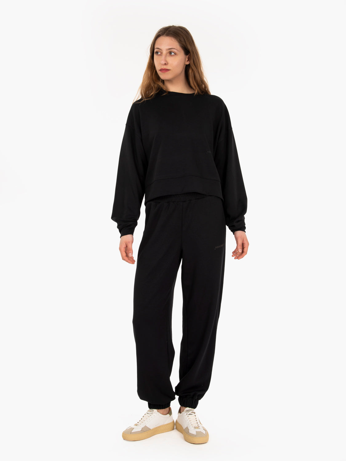 Jogger modal con fondo elastico nero