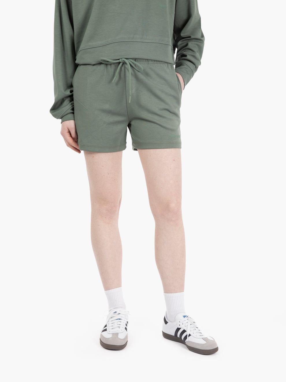 Modal shorts with moss elastic