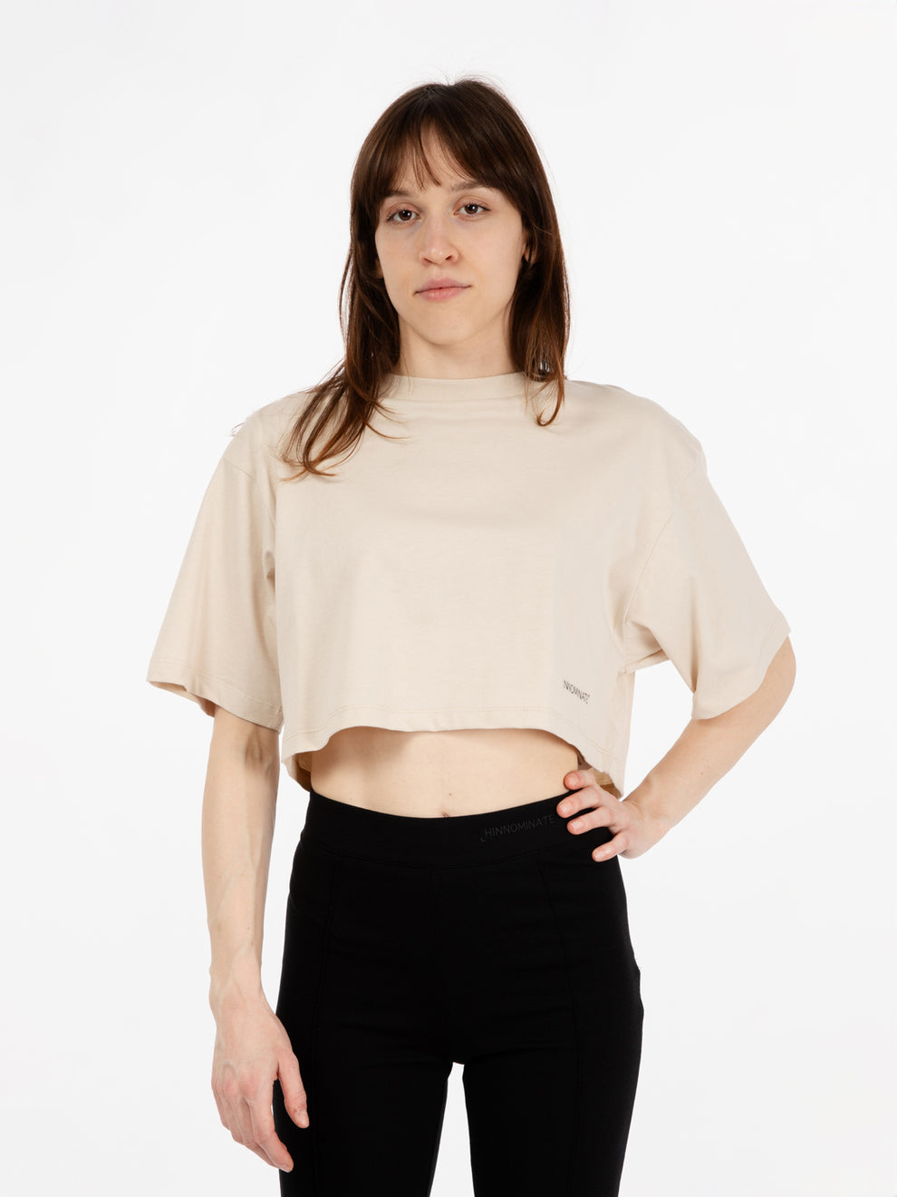 Beige lettering logo short t-shirt