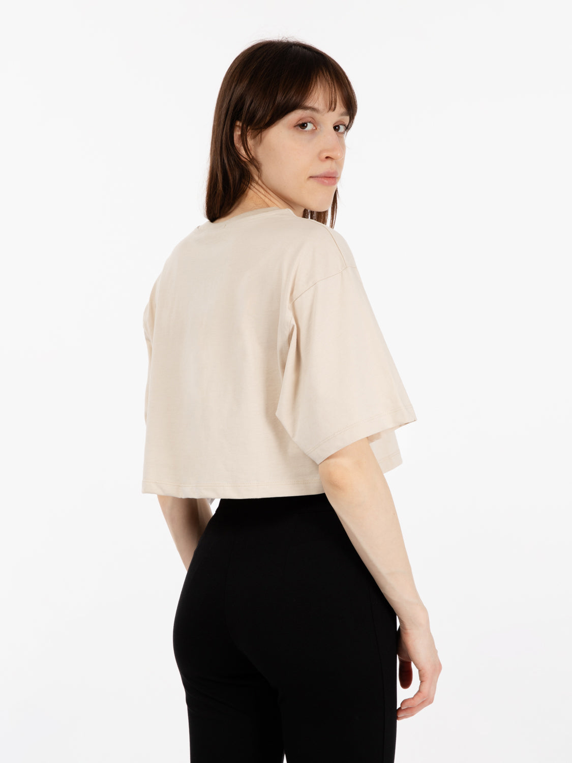 Beige lettering logo short t-shirt