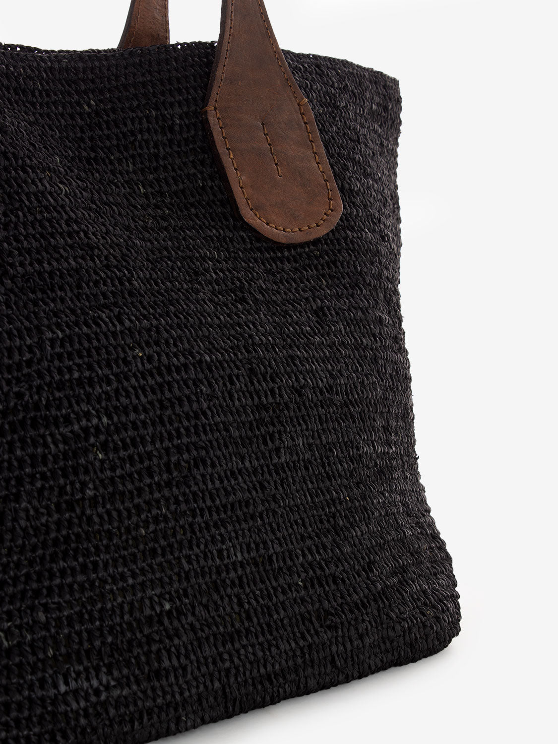 Tokyo II black raffia bag