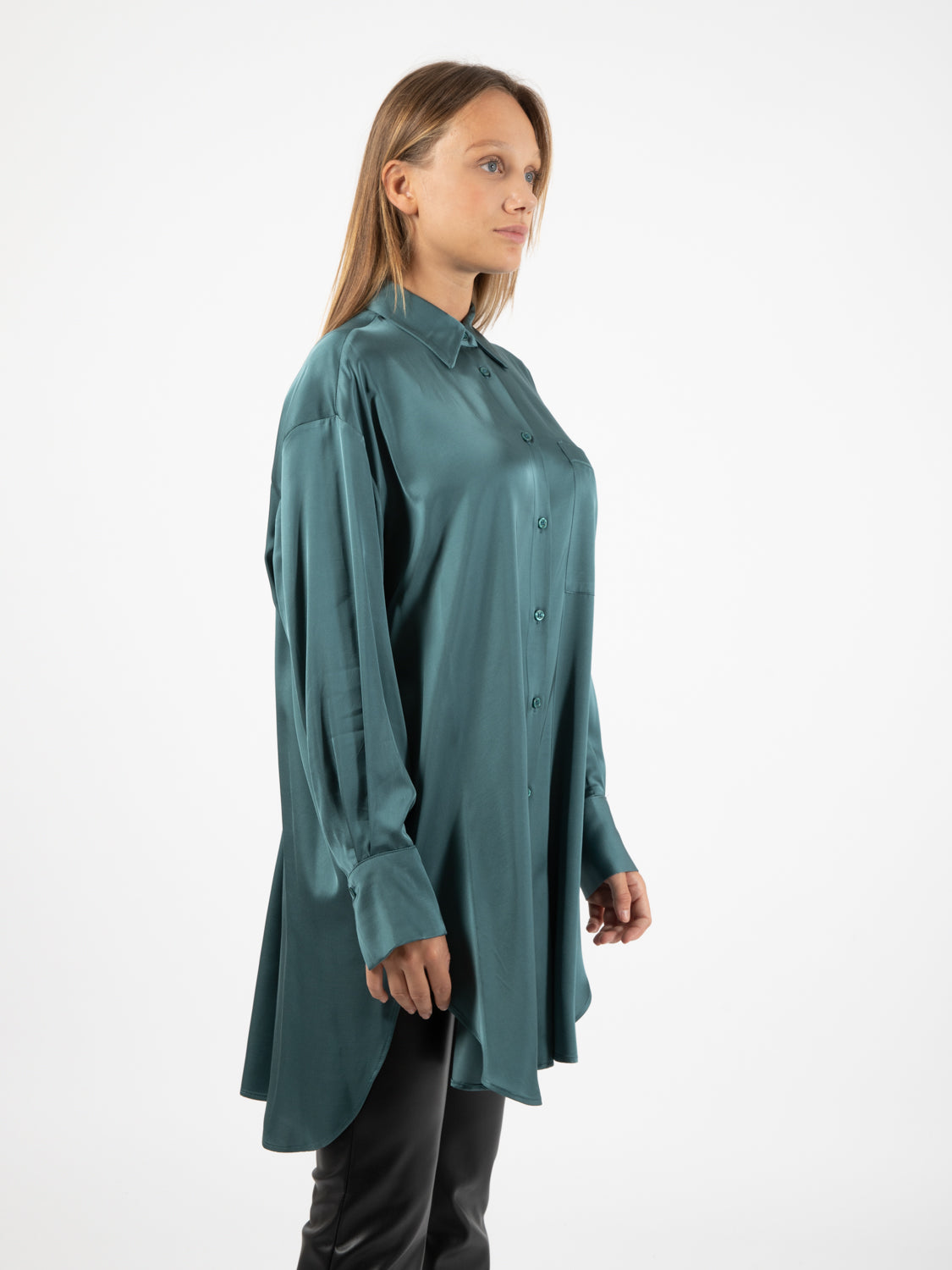 Flowing shirt in teal viscose