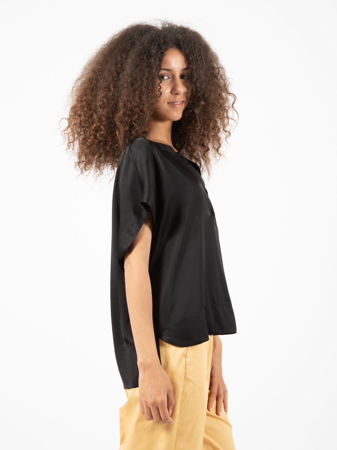 Blusa viscosa scollo a V nera
