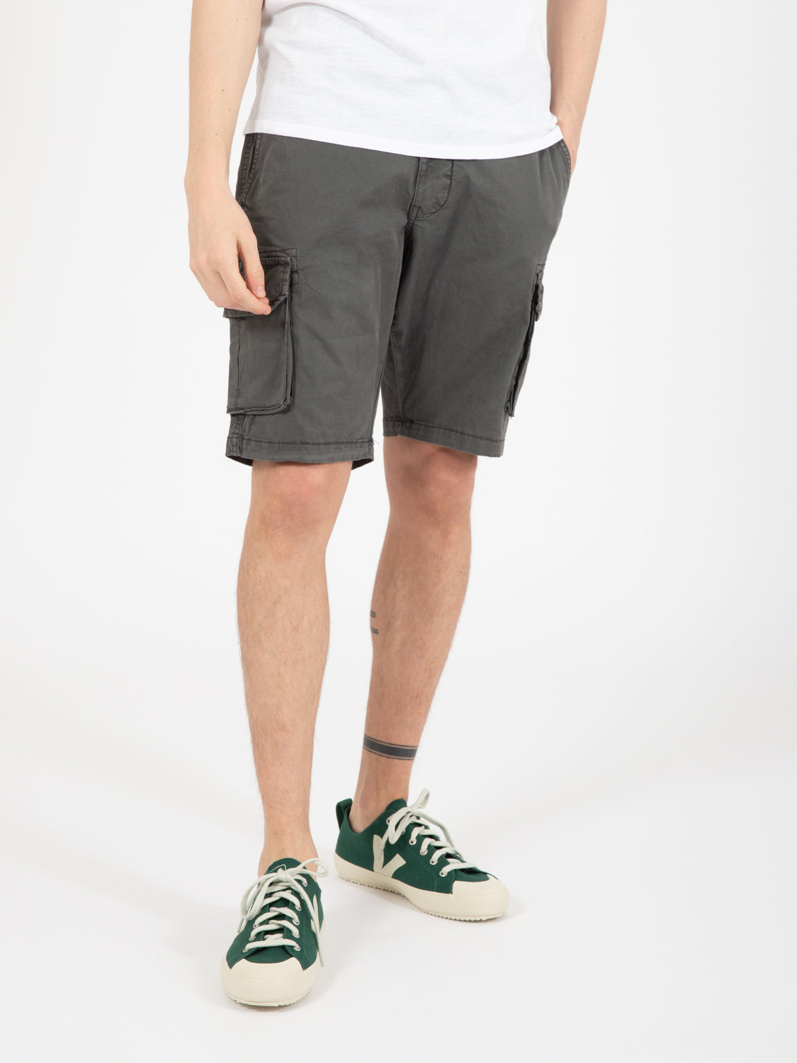 Cargo Bermuda with pockets grey cotton