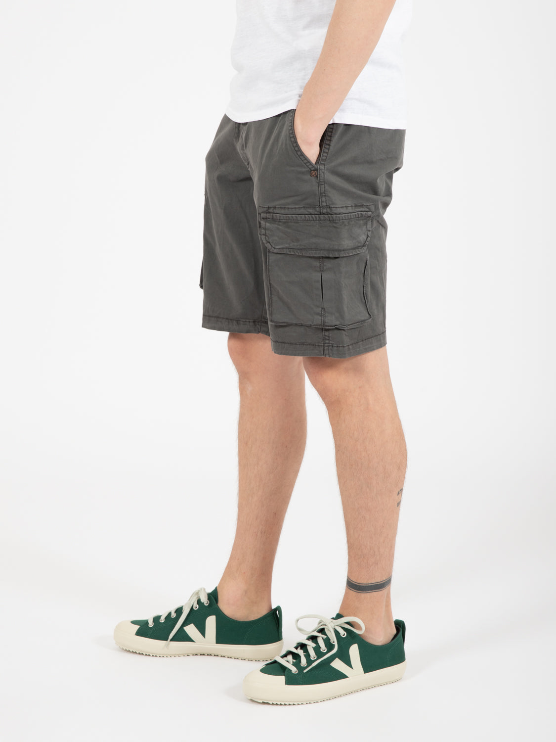 Cargo Bermuda with pockets grey cotton