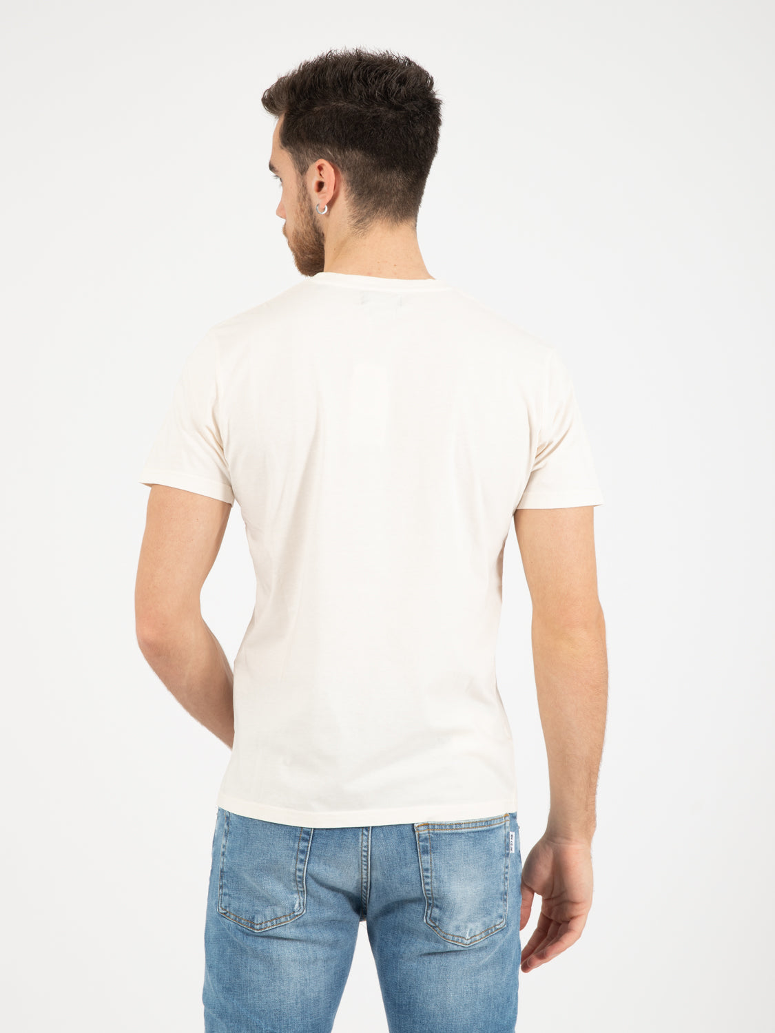White patterned pocket t-shirt