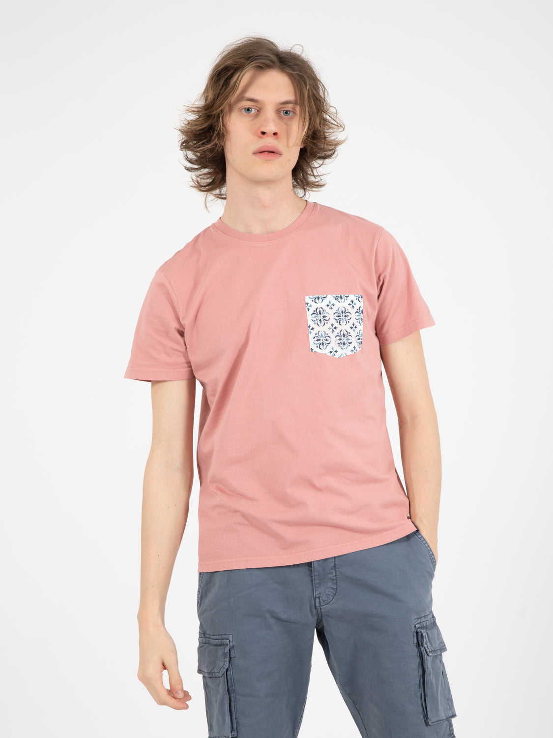 Pink floral pattern pocket t-shirt