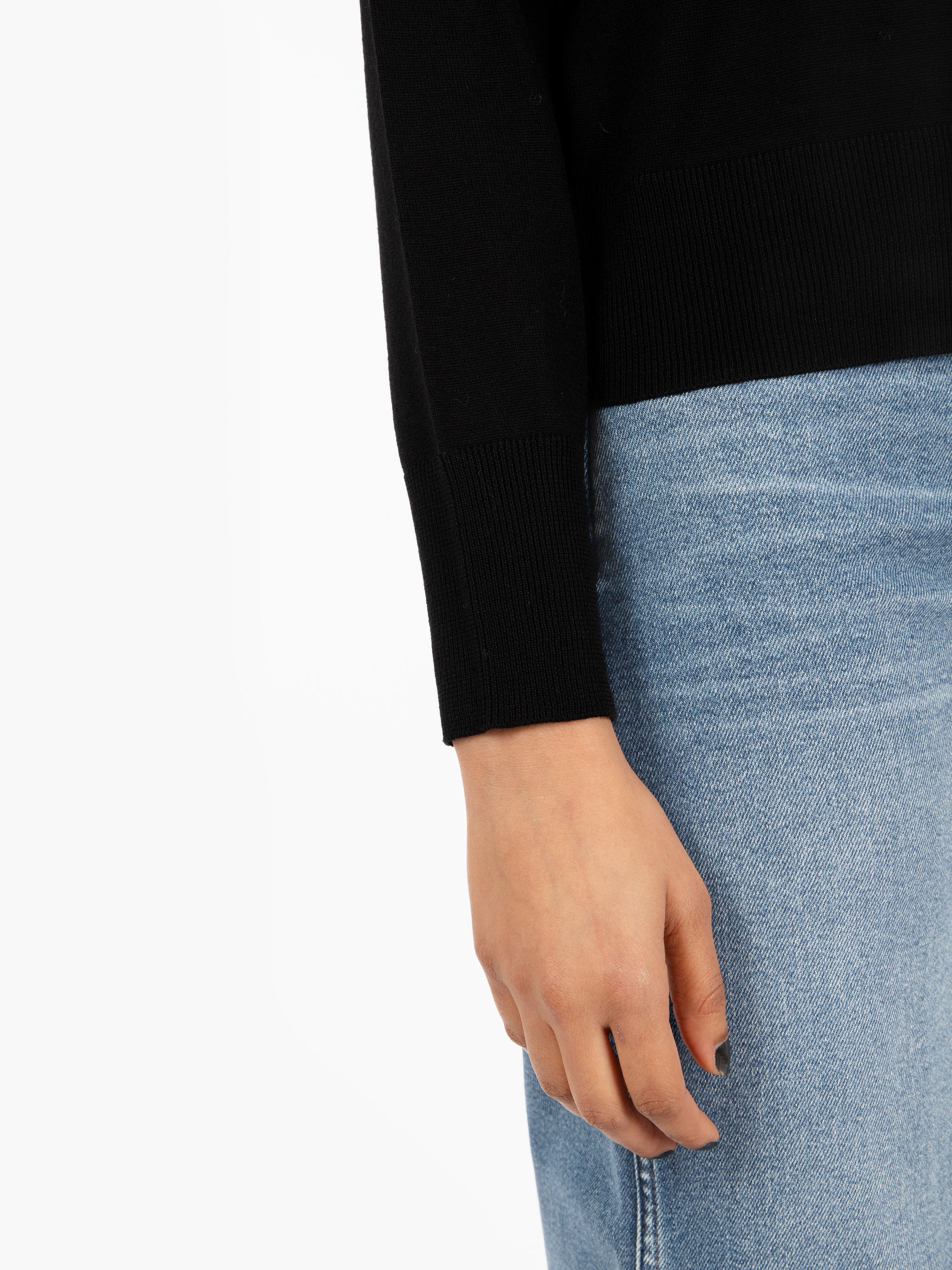 Maglia girocollo leggera in lana nera