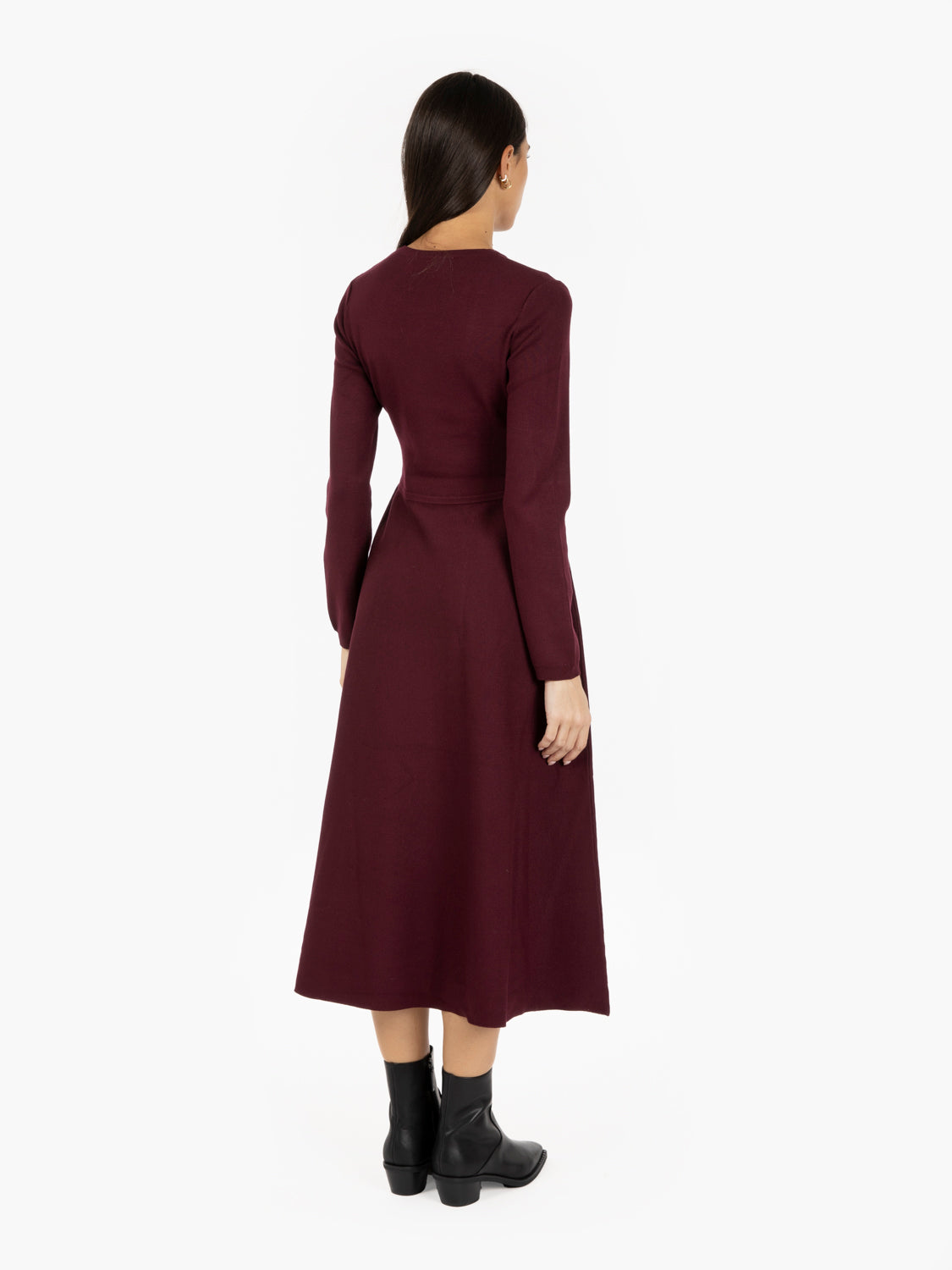 Long burgundy knitted dress