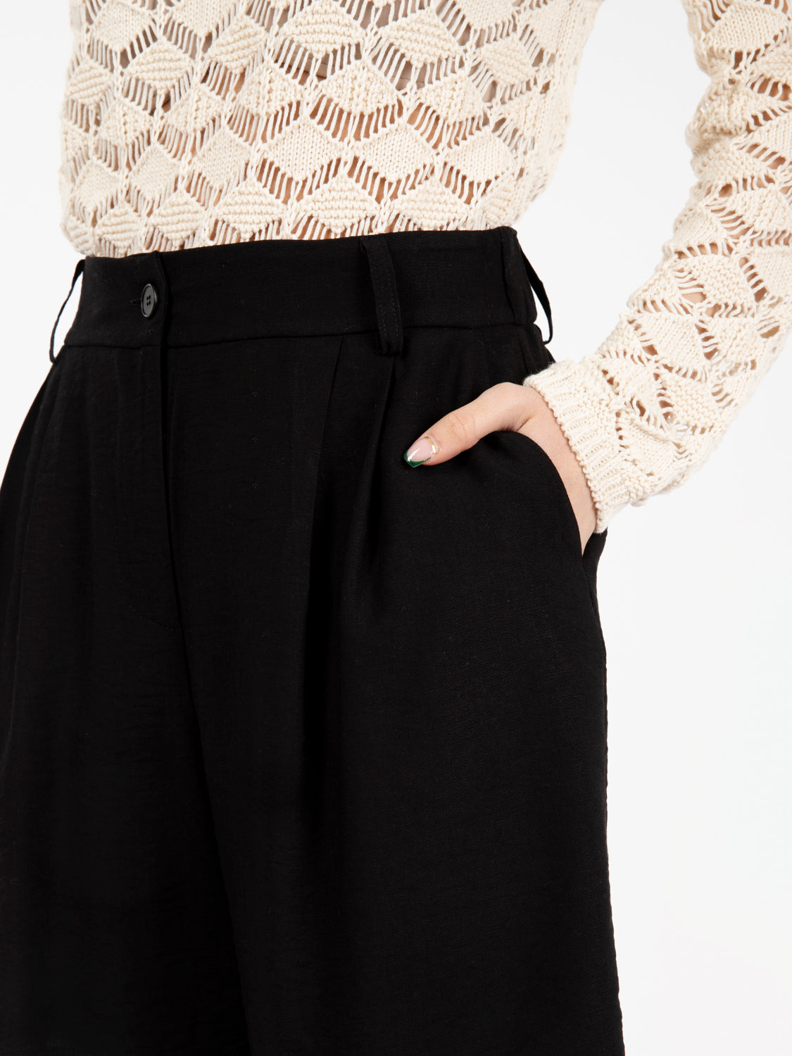 Bermuda shorts with black pleats
