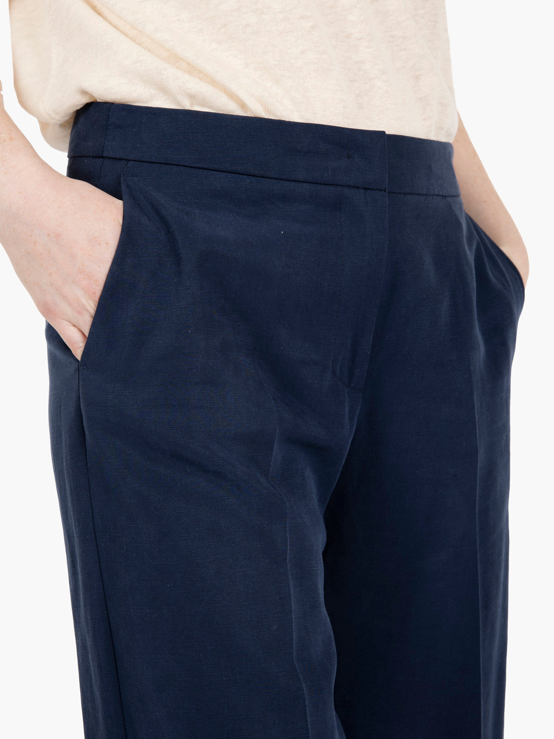 Bermuda shorts in tencel and blue linen