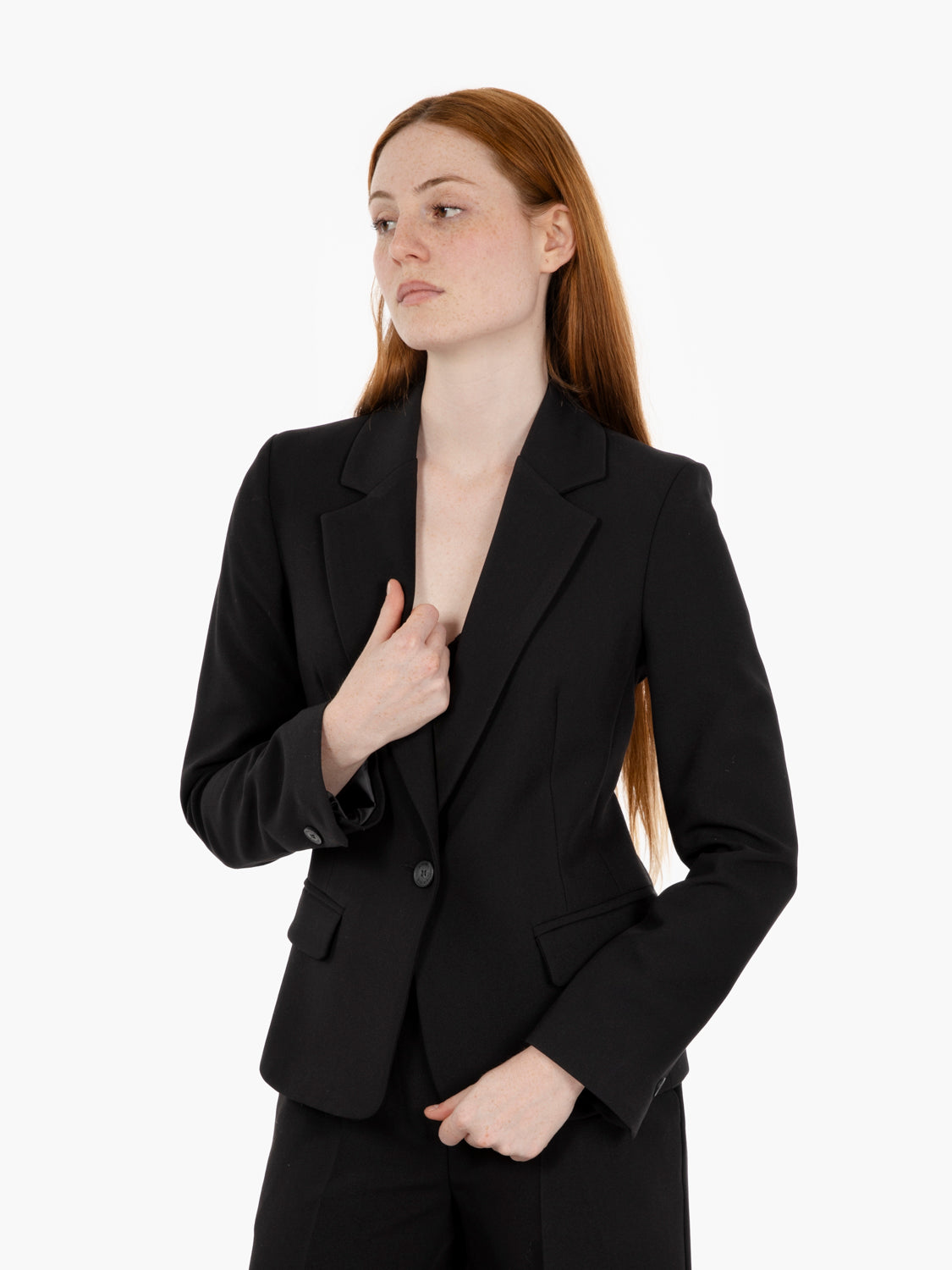 Black single-breasted slim blazer