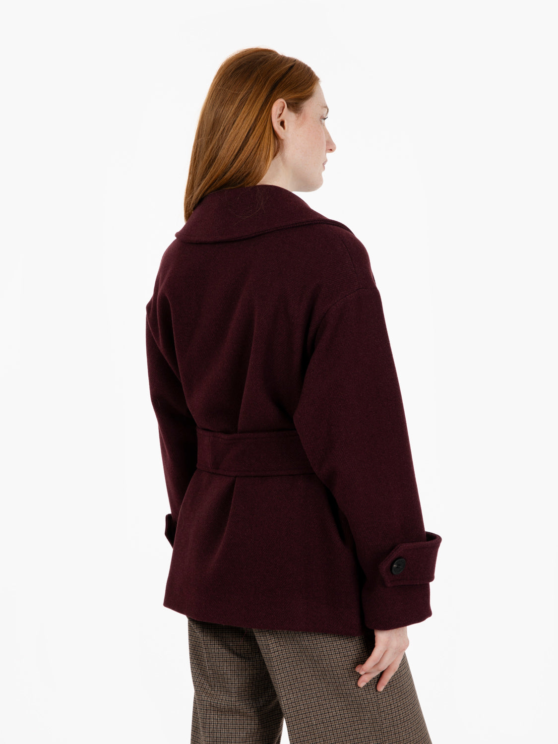 Cappotto corto con fusciacca bordeaux