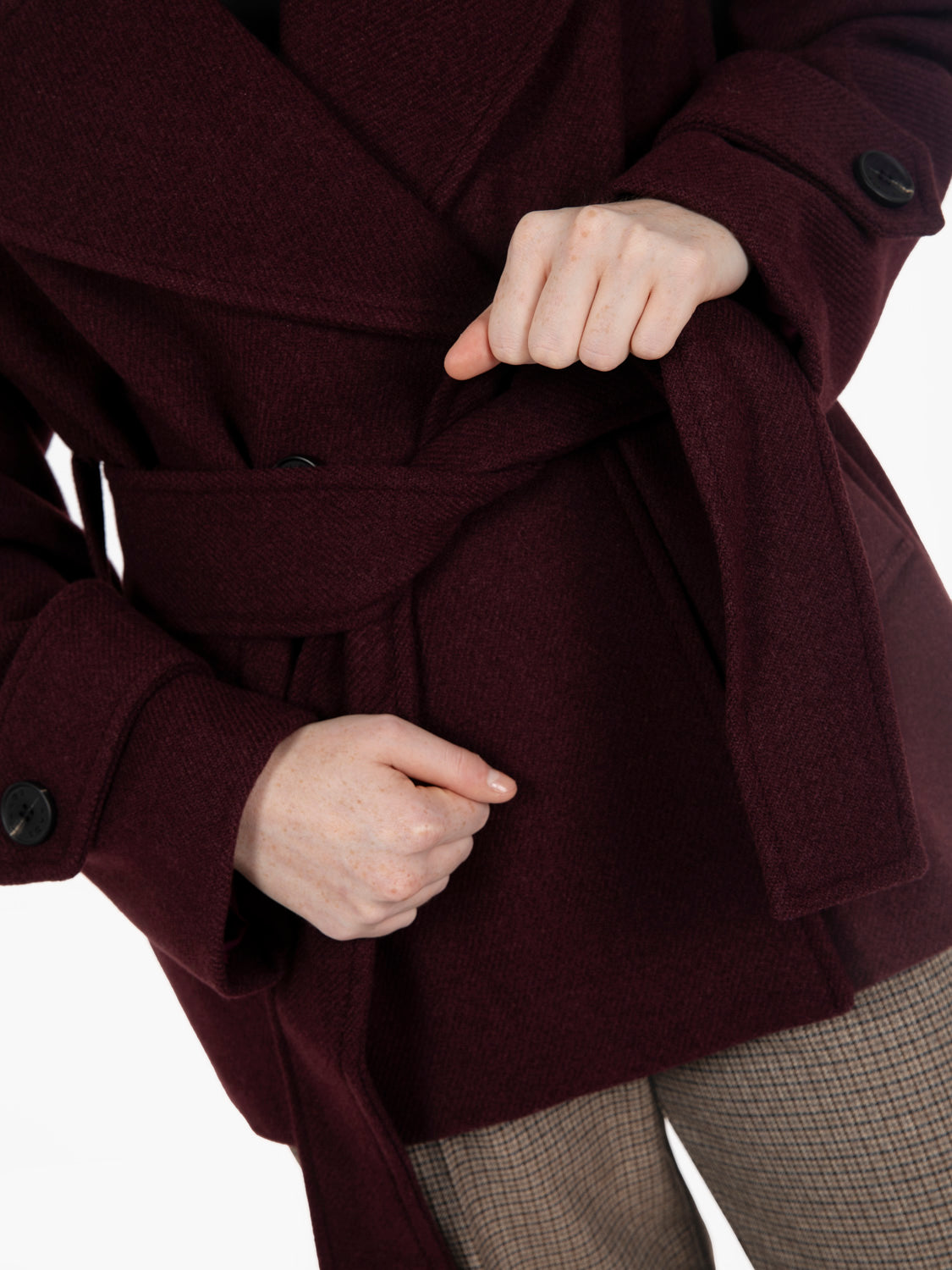 Cappotto corto con fusciacca bordeaux