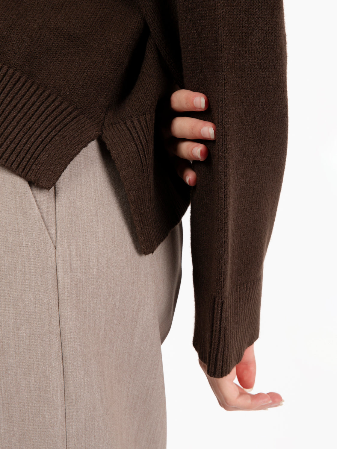 Maglia con spacchi laterali moro