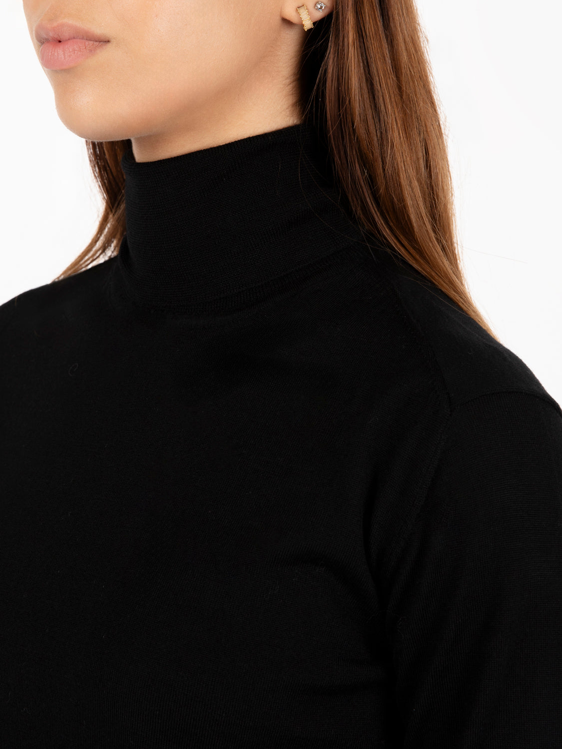 Maglia in lana a collo alto nera