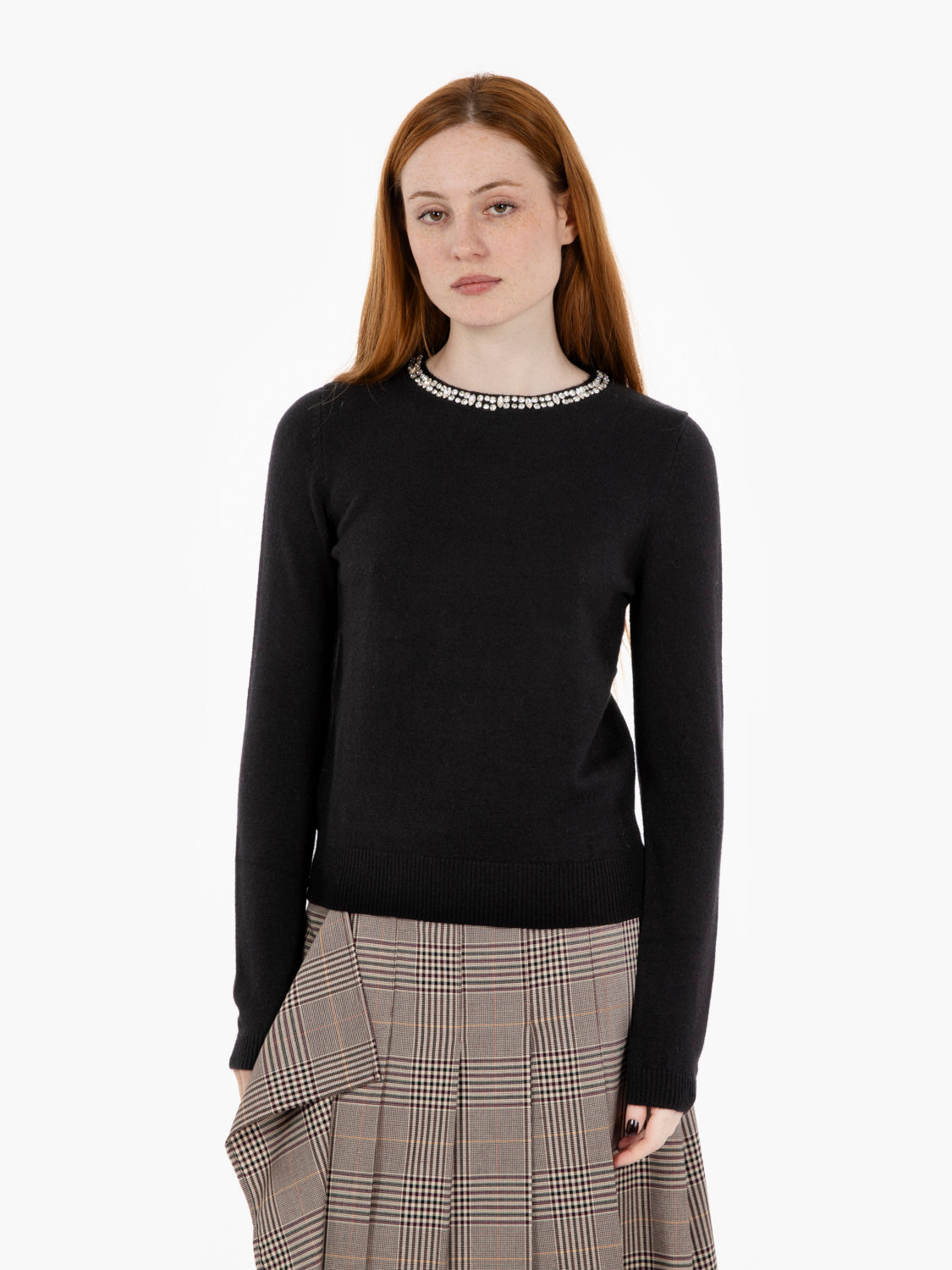 Maglione con pietrine nera
