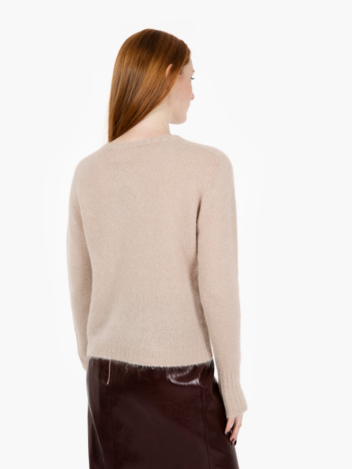 Crewneck sweater with chalk pin
