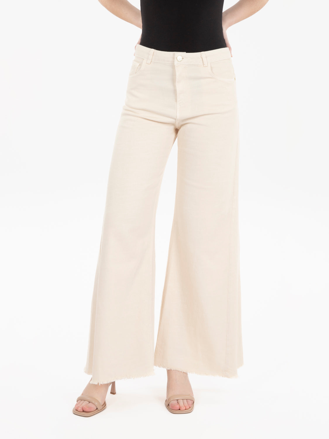 Wide trousers in natural cotton