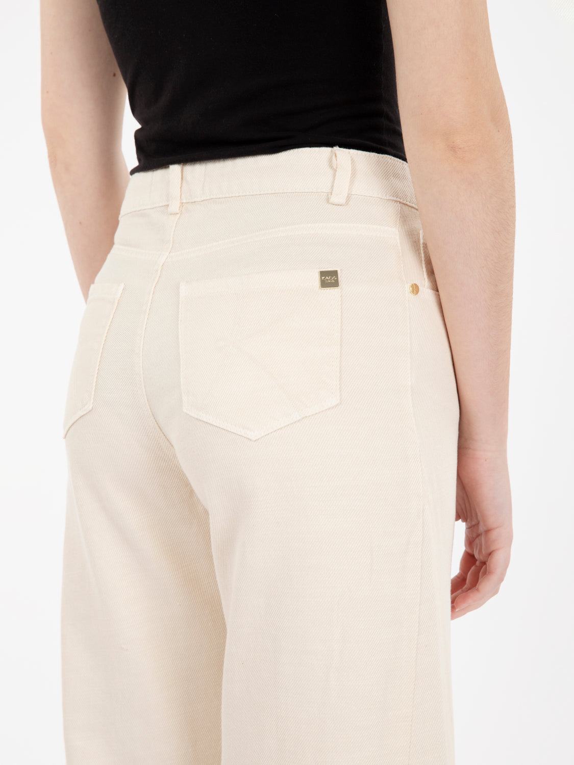 Wide trousers in natural cotton