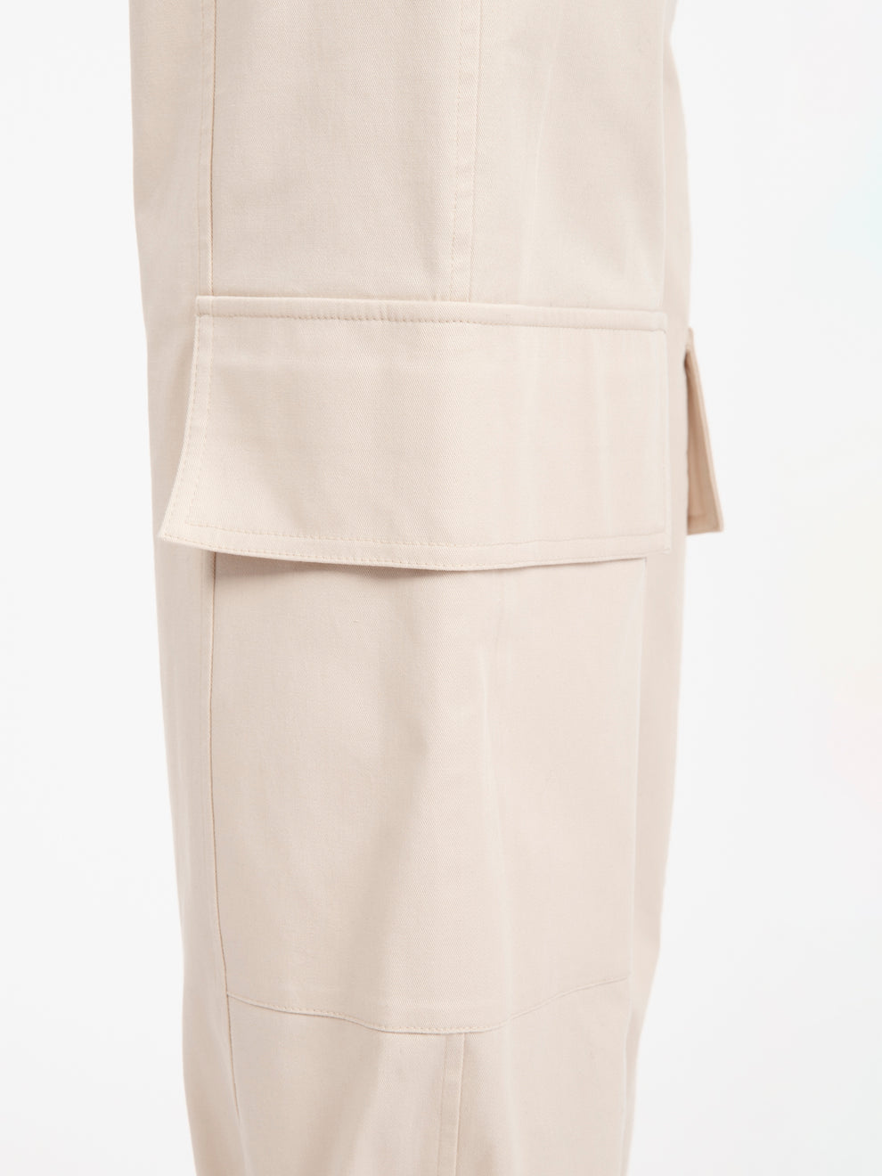 Cargo pants with ecru elastic