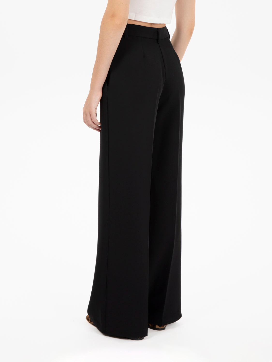 Pantaloni wide leg in crepe neri