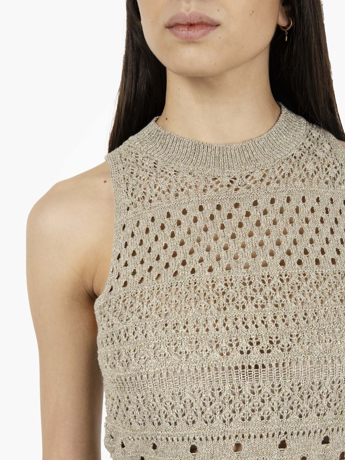Top smanicato traforato beige