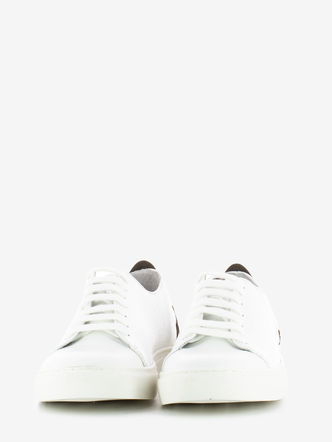Sneakers in pelle bianca con tallone lavorato