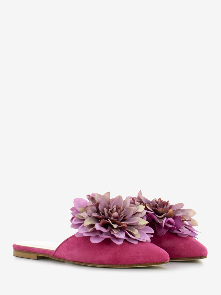 LA BALLERINA - Sabot suede fiore fuxia