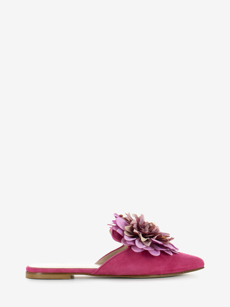 LA BALLERINA - Sabot suede fiore fuxia