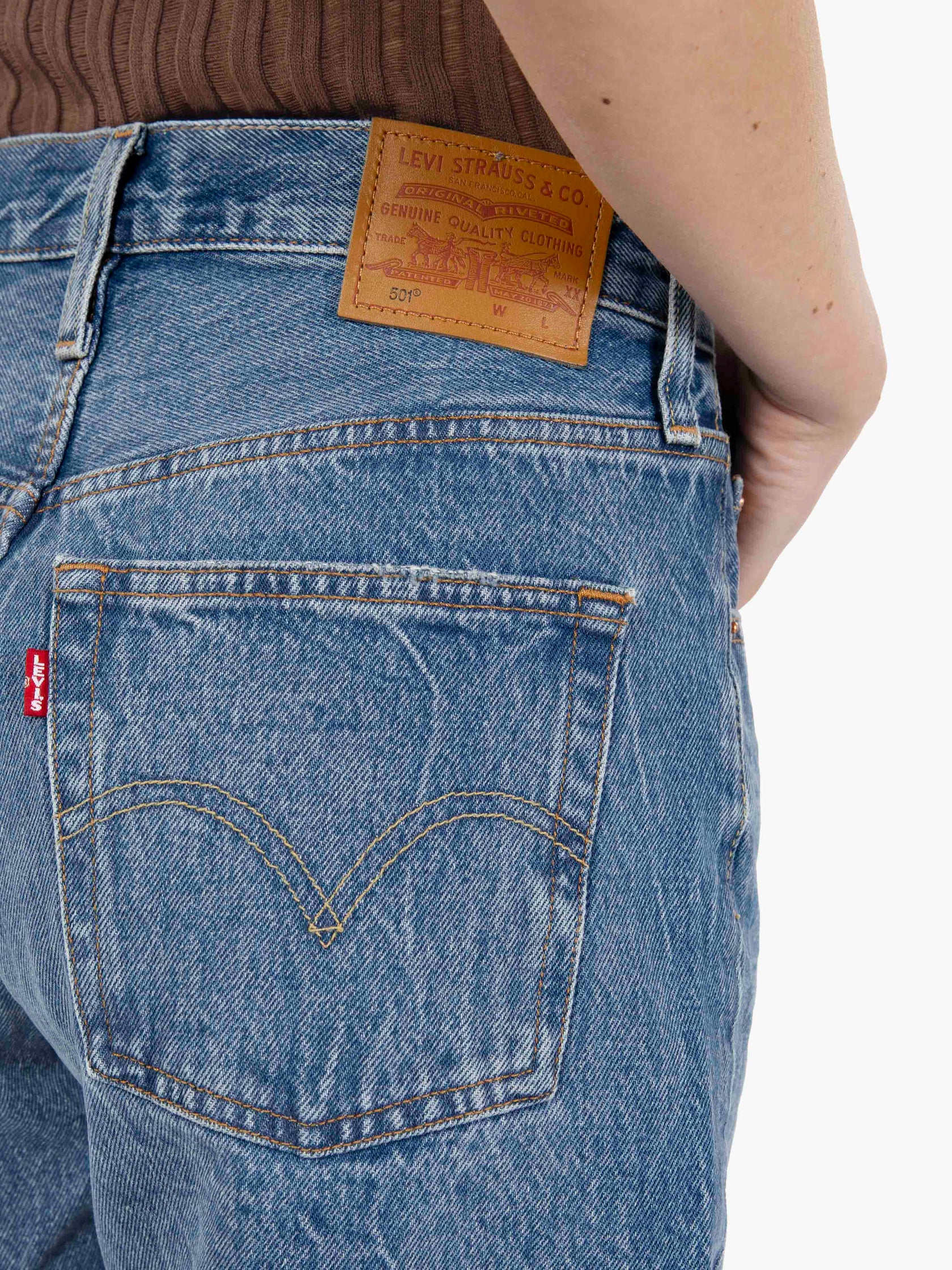 501® Mid Thigh Short Blue Beauty blue