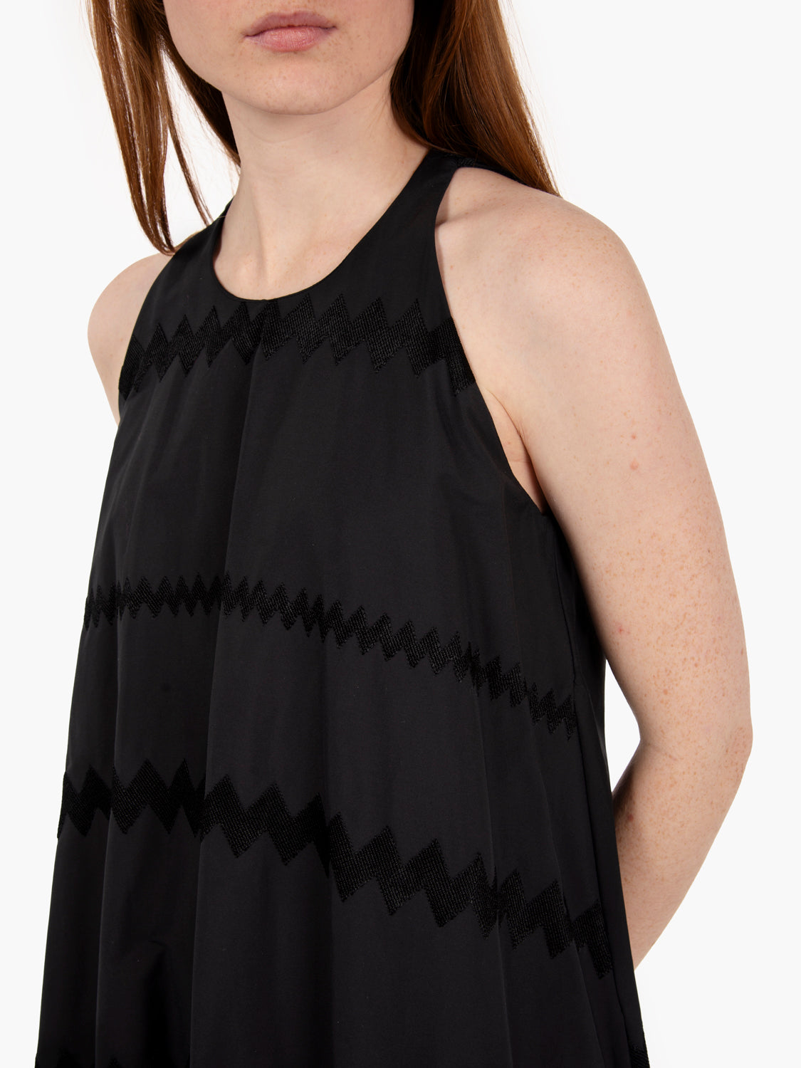 Black zigzag embroidery long dress